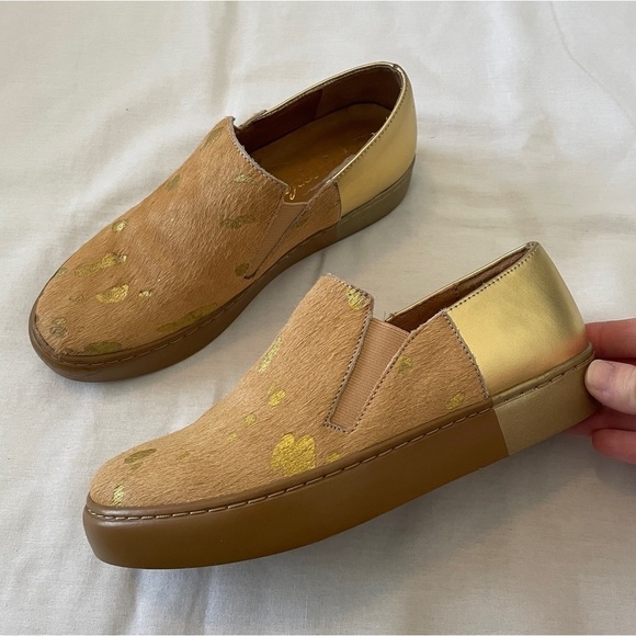 Free People 36 (US 6) Varsity Slip On Flats ~ Gold & Tan Calf Hair Shoes Casual - Picture 1 of 10